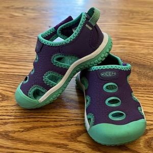 Keen toddler water shoes size 5
